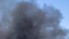 Uno de los buques tras la explosión.