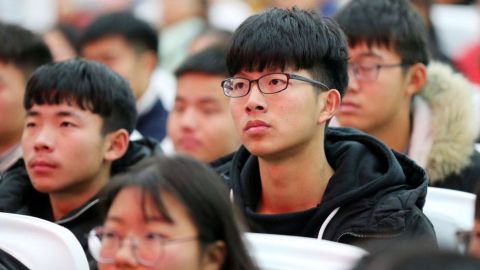 En 2017-18, había 360,000 estudiantes chinos en EEUU.