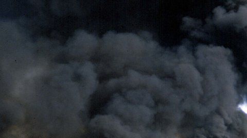 Ya antes se vieron barcos petroleros ardiendo en el estrecho de Ormuz.