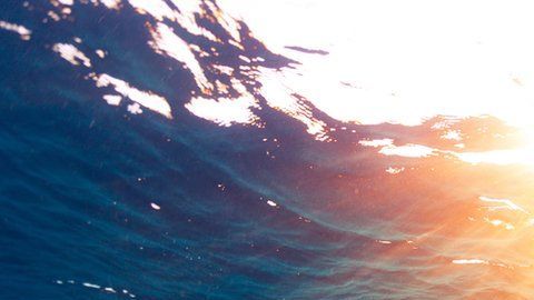 Bajo el océano se puede encontrar agua dulce.