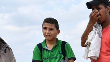 El número de familias cruzando la frontera a EE.UU. se ha disparado.