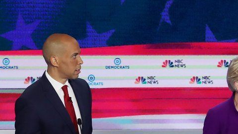 Aparecieron memes de los "contrincantes" cuando O'Rourke (d) habló en español.