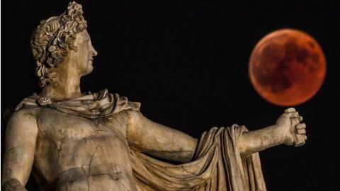 La palabra "eclipse" deriva de una expresión griega que significa "abandono".