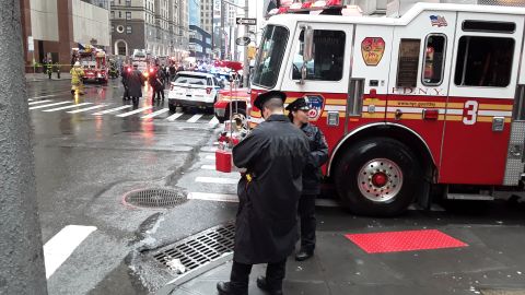 Tras el cierre de los accesos al edificio 787 los rumores de un "supuesto ataque" no cesaron