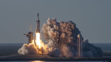 Despega el cohete Falcon de SpaceX con la Misión Arabsat-6A.