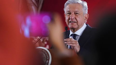 AMLO ante la tarea de reforzar los gobiernos locales.