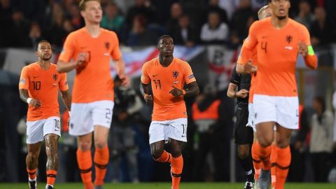 Quincy Promes celebra con Holanda el pase a la final de la Liga de Naciones de la UEFA.