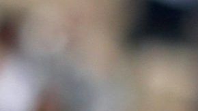 El español Rafael Nadal posa con la copa de los Mosqueteros en Roland Garros.