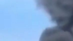 El incendio quemó la avioneta rápidamente.