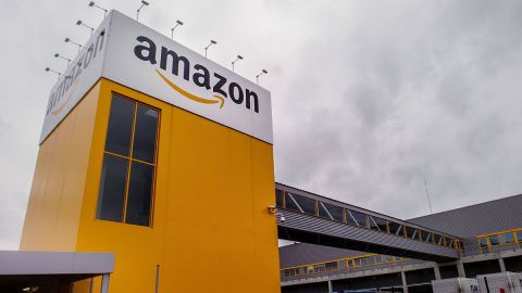 La empresa minorista destronó a las dos grandes empresas que desde hace mucho habían ocupado los primeros puestos.