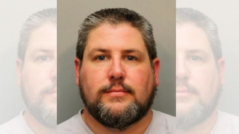 El pastor salió de la cárcel tras pagar $50,000 dólares.