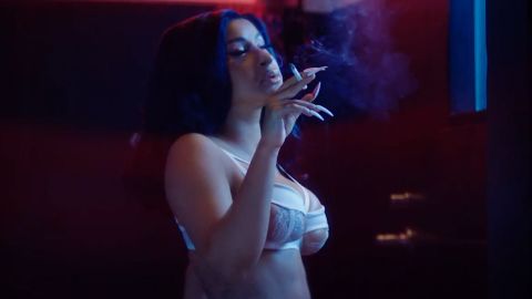 Cardi B en el video de "Press"