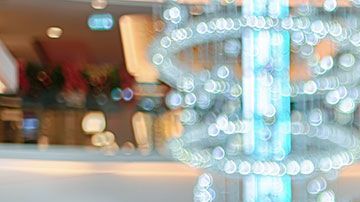 Cuidado con estas tácticas que usan estos establecimientos para hacerte gastar de más.