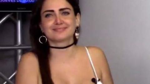 Celia Lora durante su entrevista con “Juego de Troles”.