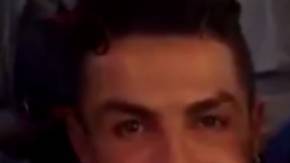 Cristiano Ronaldo se bajó del autobús para abrazar a un niño con leucemia