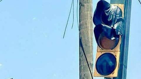 Así lucen los semáforos por el calor.