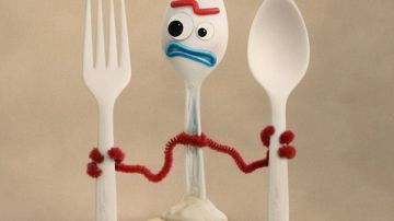 Forky está hecho a partir de un "sfork", mitad cuchara, mitad tenedor. / Foto: Disney · Pixar