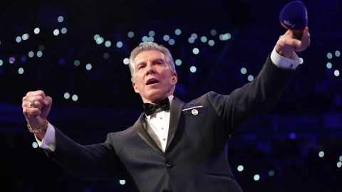 Michael Buffer, legendario presentador de boxeo.