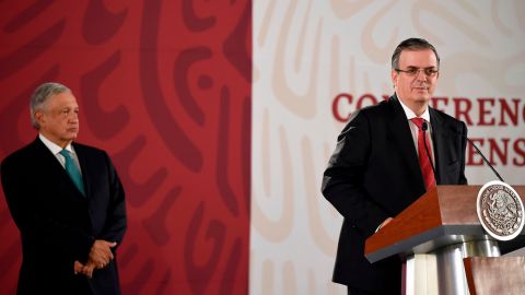 El canciller Marcelo Ebrard (derecha) ha liderado las negociaciones del Plan impulsado por el presidente López Obrador.