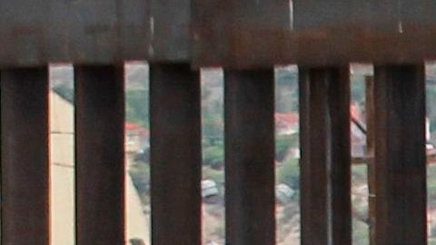 Soldado mexicano en frontera con EEUU.