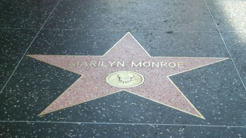 Estrella de Marilyn Monroe ubicada en la calle de las estrellas de Hollywood.