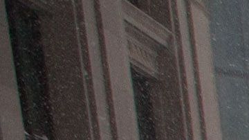 Una persona vestida como "yeti" se abre paso a través de la nieve en Boston,  en enero de 2015.