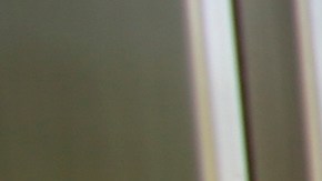 Emma Coronel con sus hijas en una de las visitas a la Corte de Brooklyn.