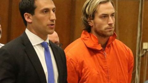 Thomas Gilbert Jr, a la derecha, en una de sus primeras audiencias