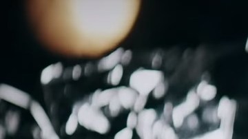 En el video se ve a menores encerrados en jaulas.