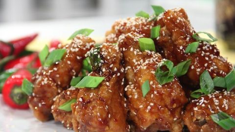 Alitas de pollo dulce-picantes.