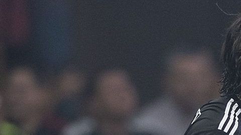Roberto Alvarado festeja su gol con la selección mexicana ante Venezuela, en Atlanta.