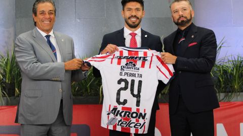 Imagen de la presentación de Oribe Peralta con Chivas