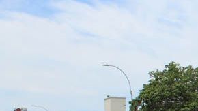 Melinda Katz, durante un desfile hispano en Queens