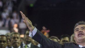 Naasón Joaquín García.