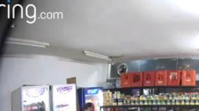 Cuando iba a guardar la pistola ocurrió el disparo.