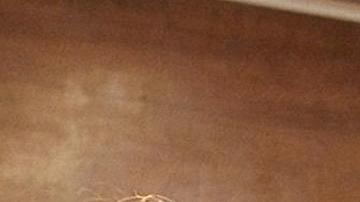 Leslie Van Houten (der), después de que se le negara la libertad condicional el 28 de junio de 2002.