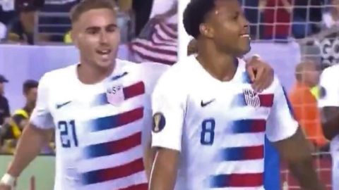 MCKennie hizo el único gol para el USMNT.