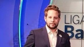 Raoul 'Pollo' Ortiz, narrador y comentarista mexicano de Fox Deportes.