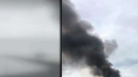 Humo espeso la tarde del domingo en Rosedale