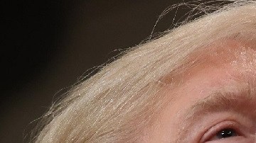 El presidente Trump presiona a su homólogo mexicano López Obrador sobre la inmigración de indocumentados.
