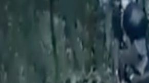 VIDEO: Narcos posan junto a víctima asesinada; dicen que terminó así por esto