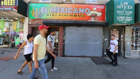 Habitantes de Sunset Park hablan sobre las redadas de ICE el fin de semana.