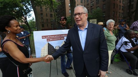 El Contralor Scott Stringer presenta informe que revela problemas con el despilfarro de dinero, que claramente esta poniendo en riesgo la salud de los residentes de NYCHA.