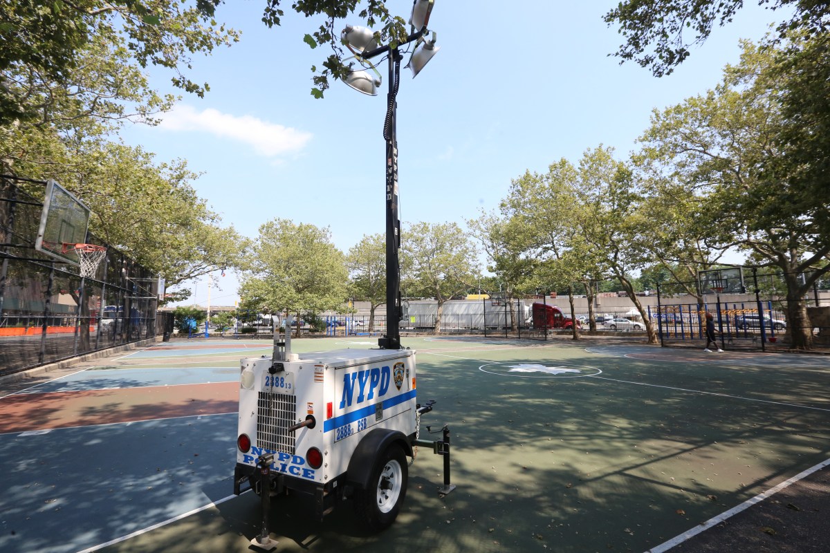 Niño apuñaló a otro al salir de clases en un parque en Nueva York