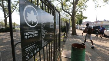 Escena del playground Brownsville donde el sabado hubo un tiroteo, matando a Jason Pagan e hiriendo a 11 personas mas en Brooklyn.