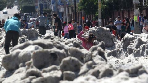 Una inusual granizada cubrió áreas de la zona metropolitana de Guadalajara.