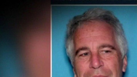Jeffrey Epstein estaba acusado de tráfico sexual con niñas.