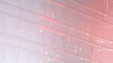 Bomberos del LAFD trabajaron toda la noche para rescatar a dos personas tras accidente.