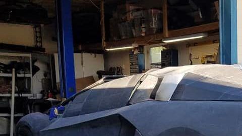 El motor es de un Corvette y la transmisión de un Porsche 911