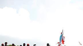 Manifestantes protestan este miércoles, por quinto día consecutivo, contra el Gobernador de Puerto Rico, Ricardo Roselló, en San Juan.